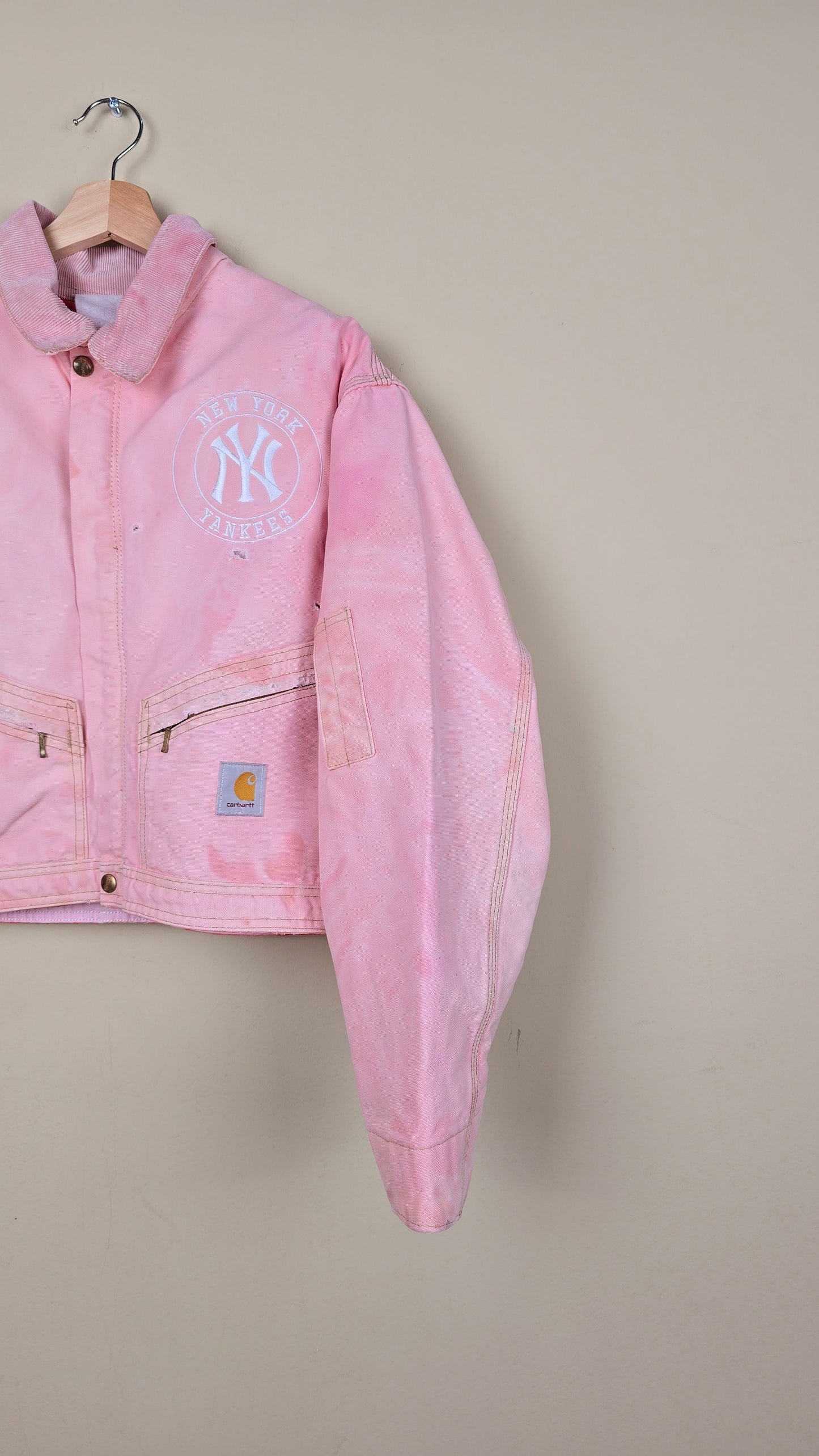 Vintage Carhartt X NY Yankees Cropped Jacket | Baby Pink - Size L (011)