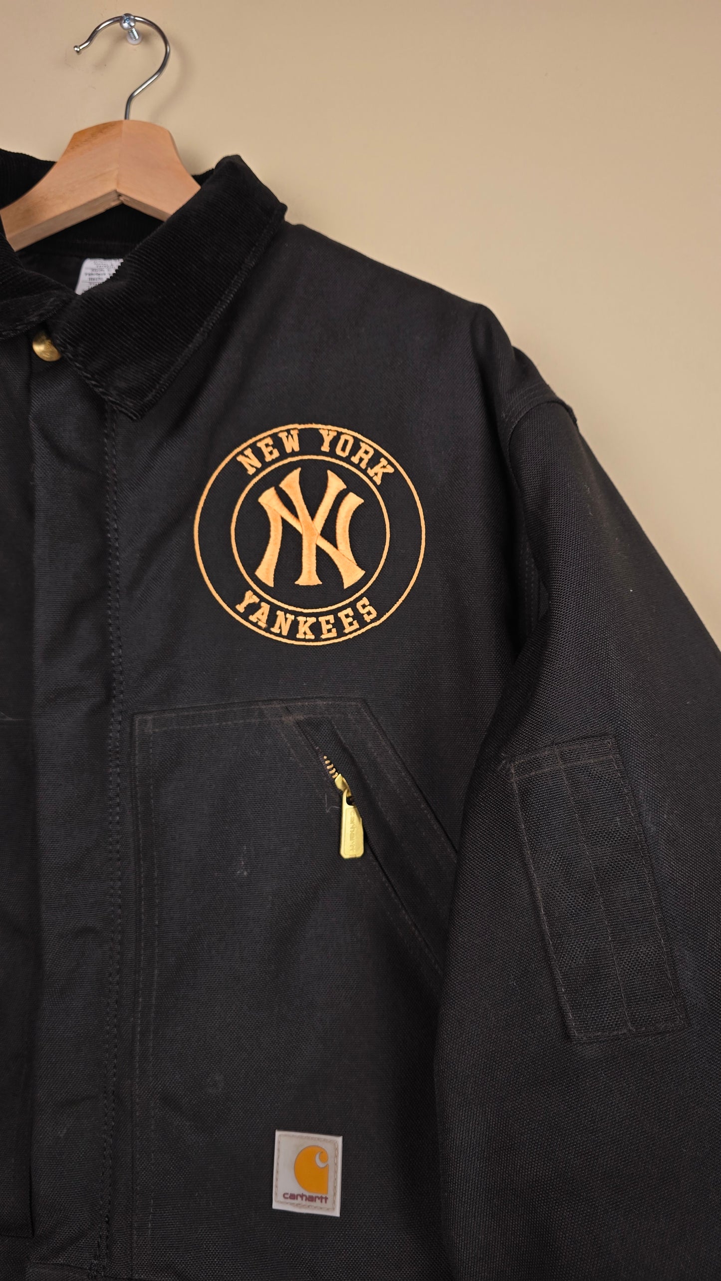 Vintage Carhartt X NY Yankees Cropped Jacket | Jet Black - Size L (022)