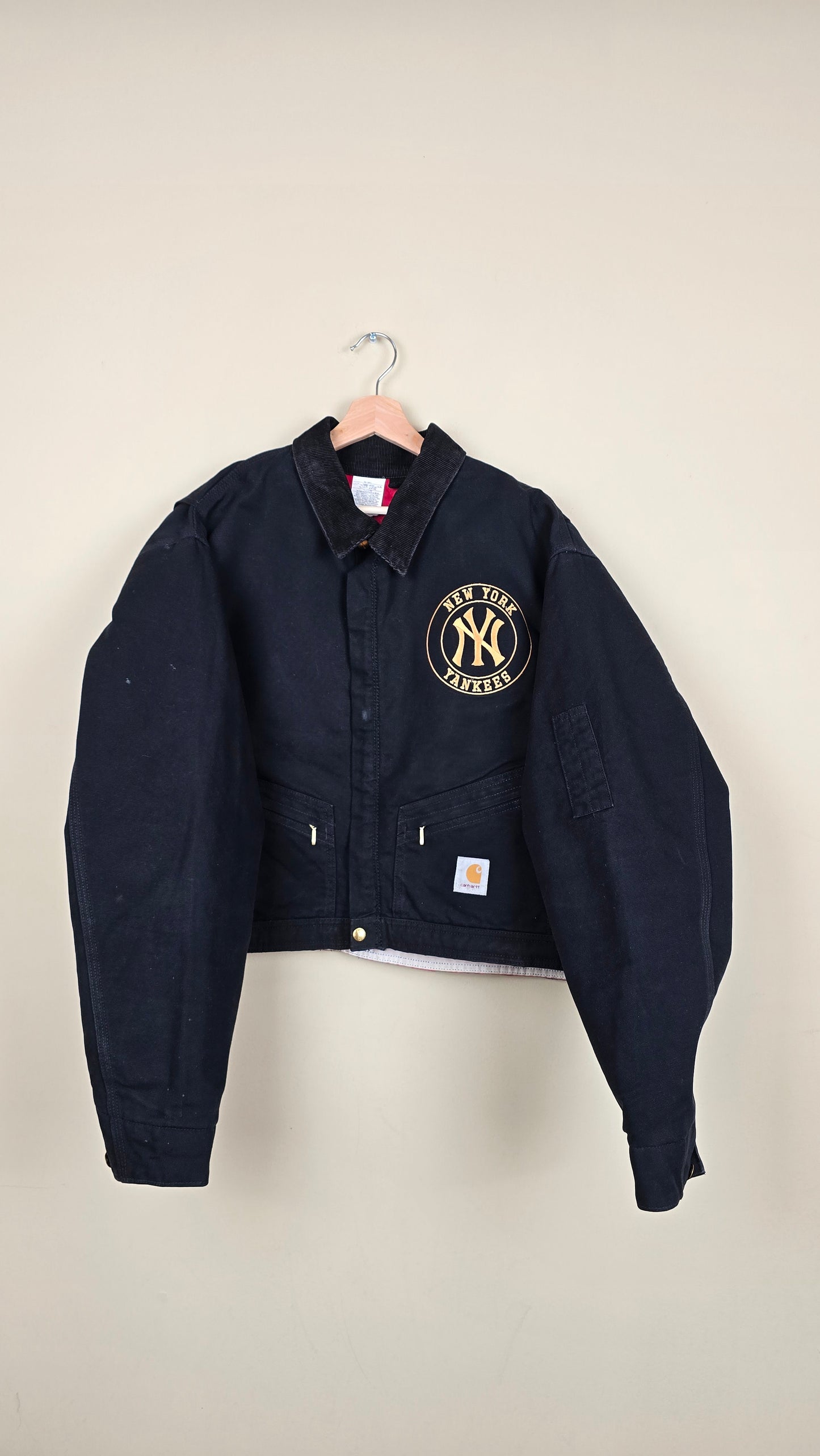 Vintage Carhartt X NY Yankees Cropped Jacket | Jet Black - Size xL (058)