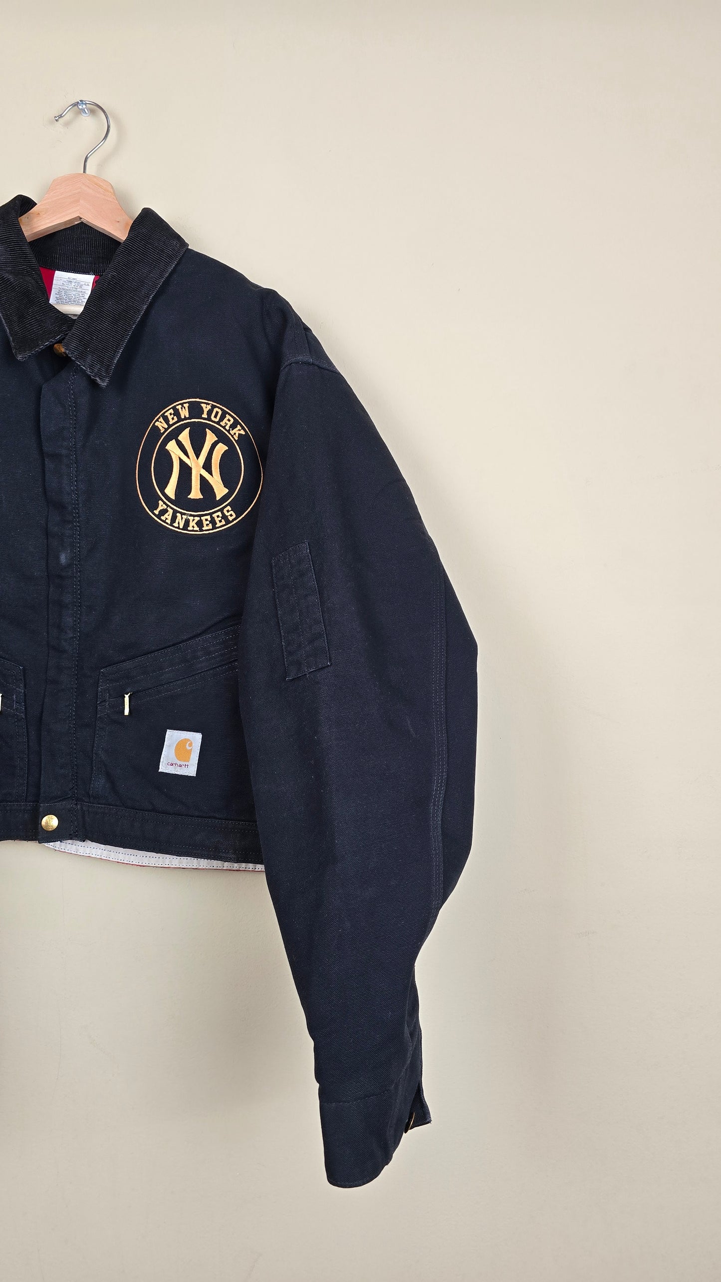 Vintage Carhartt X NY Yankees Cropped Jacket | Jet Black - Size xL (058)