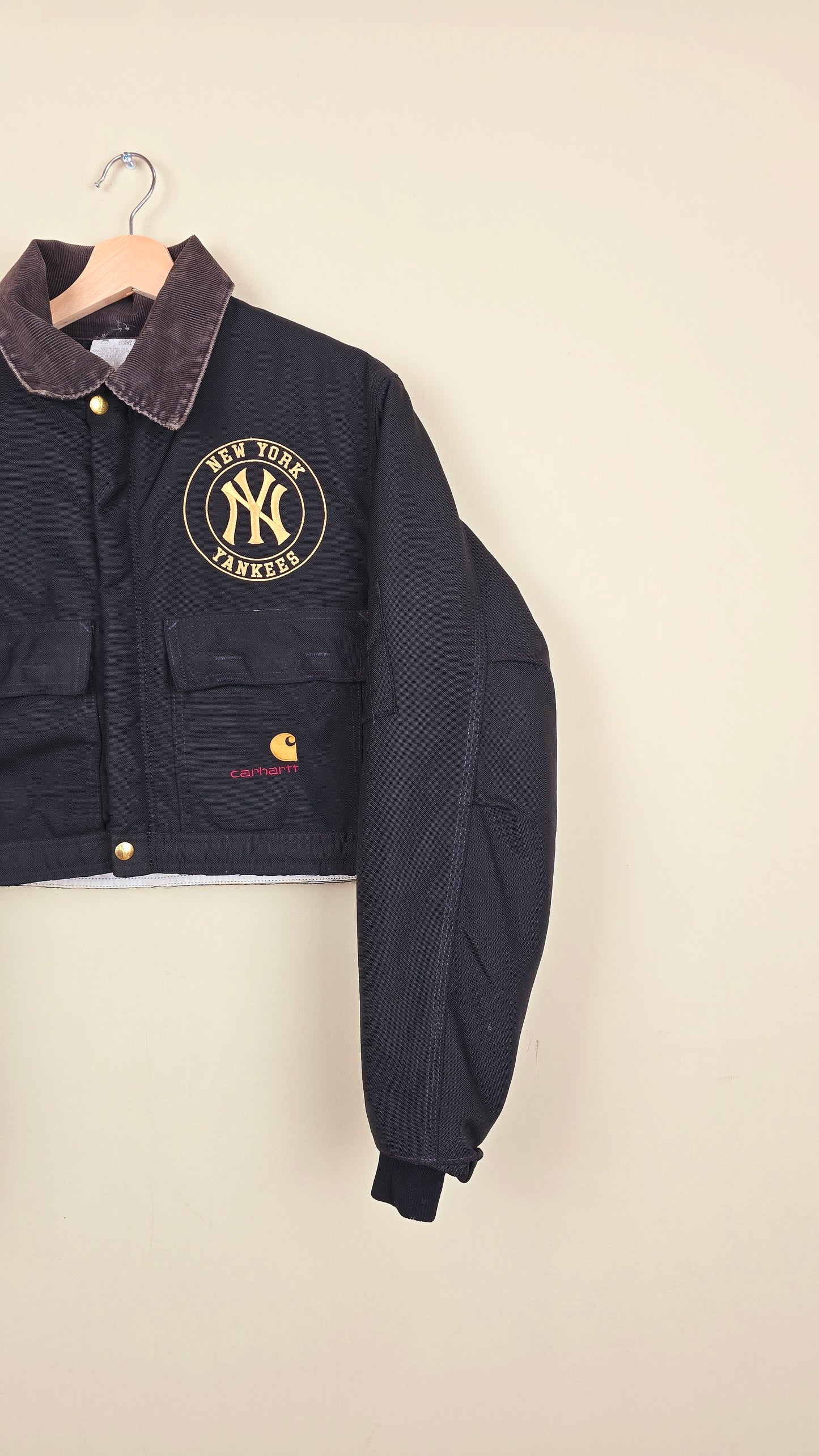 Vintage Carhartt X NY Yankees Cropped Jacket | Jet Black - Size M (059)