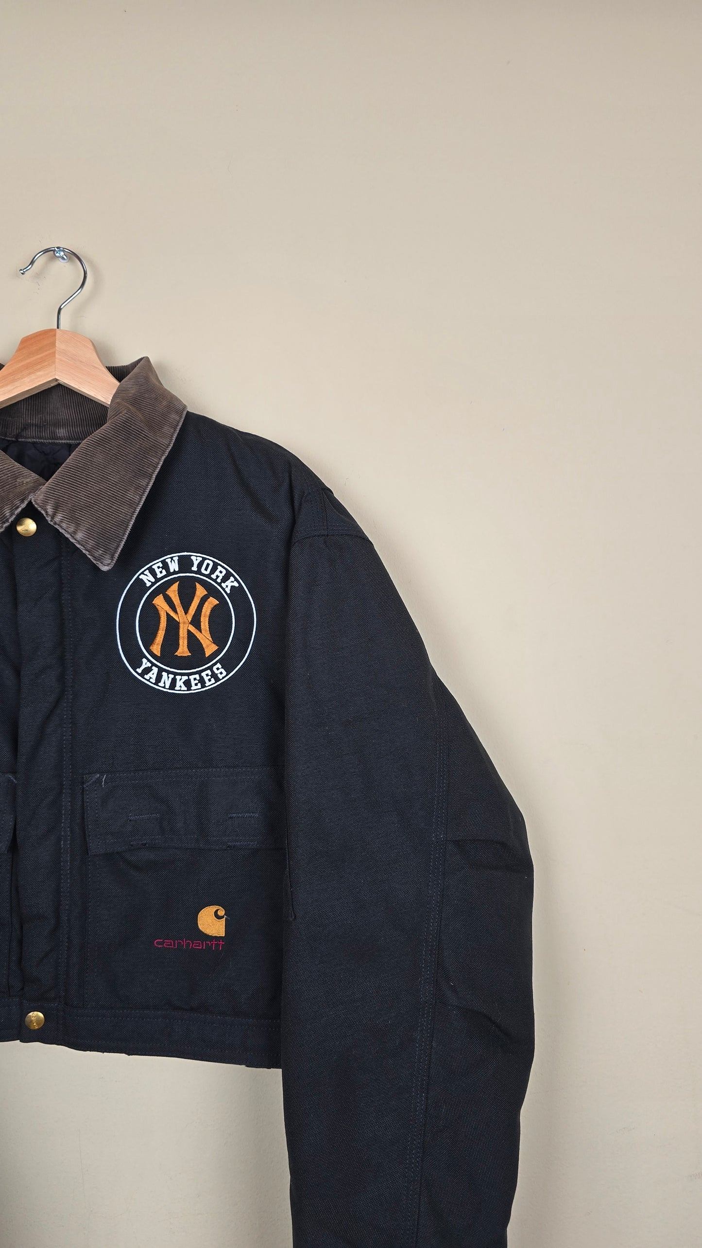 Vintage Carhartt X NY Yankees Cropped Jacket | Jet Black - Size L (061)