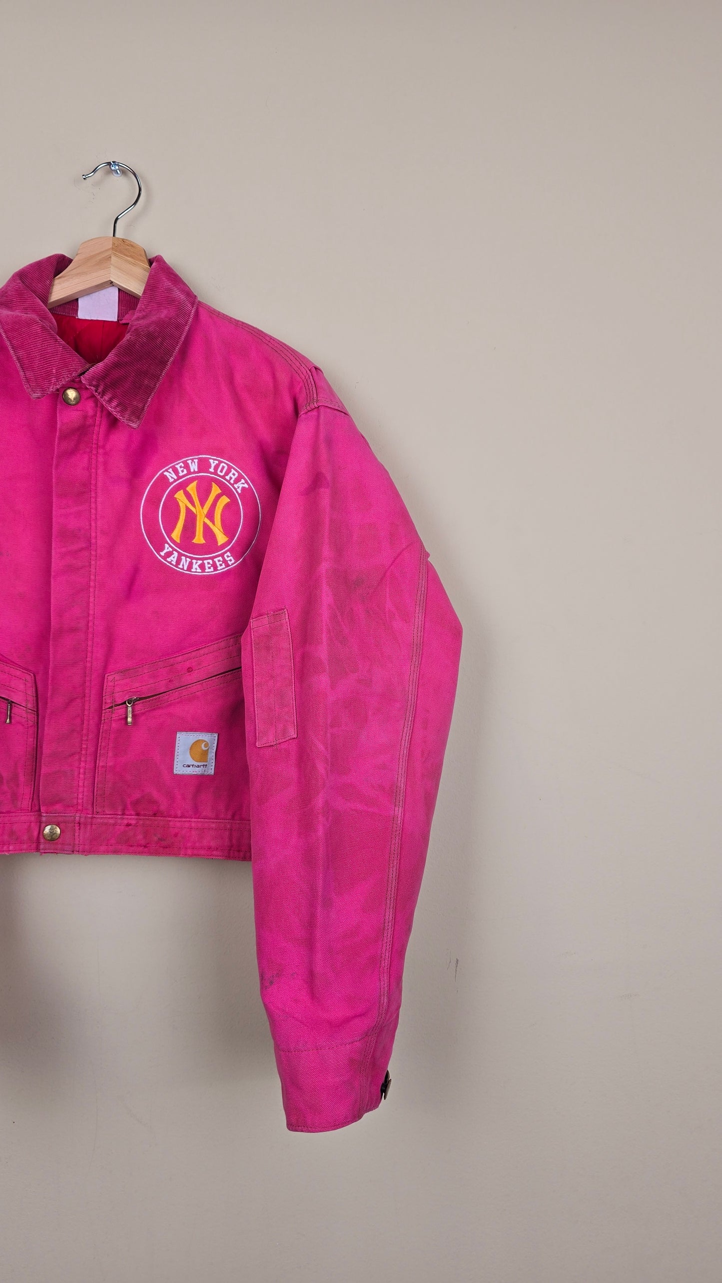 Vintage Carhartt X NY Yankees Cropped Jacket | Pink - Size M (062)