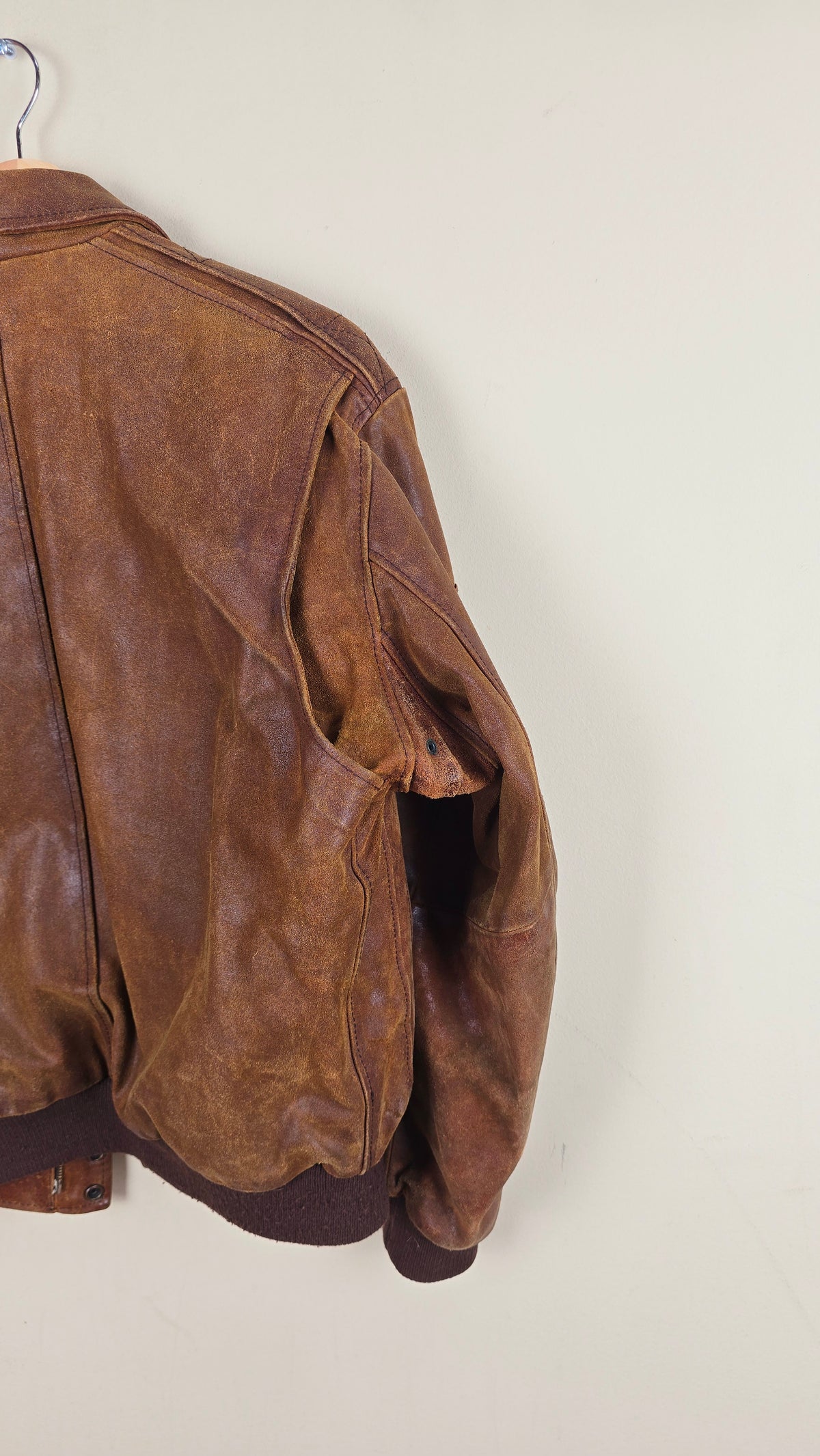 Vintage US Airforce Brown Leather Jacket (Size M) | VET08