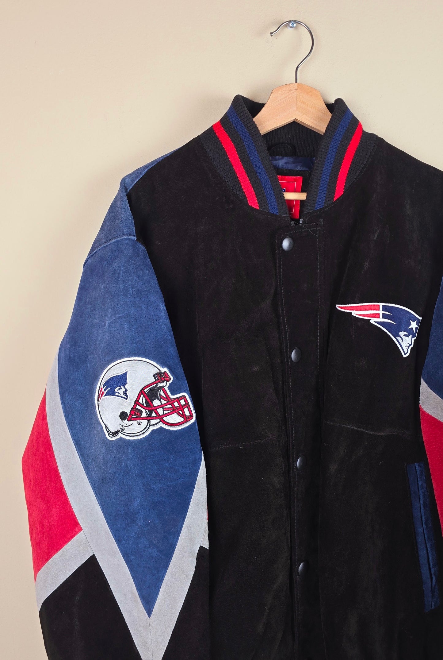 Vintage New England Patriots NFL Suede Leather Jacket (Size L) | IF04